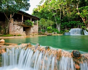 12 outdoor pools