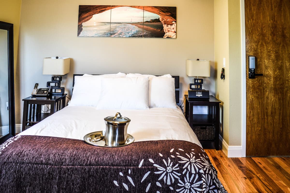 Room 9: An Economy Attic Queen | Iron/ironing board, bed sheets
