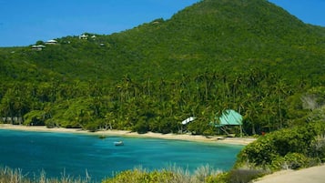 Beach nearby, sun-loungers, beach umbrellas, beach towels