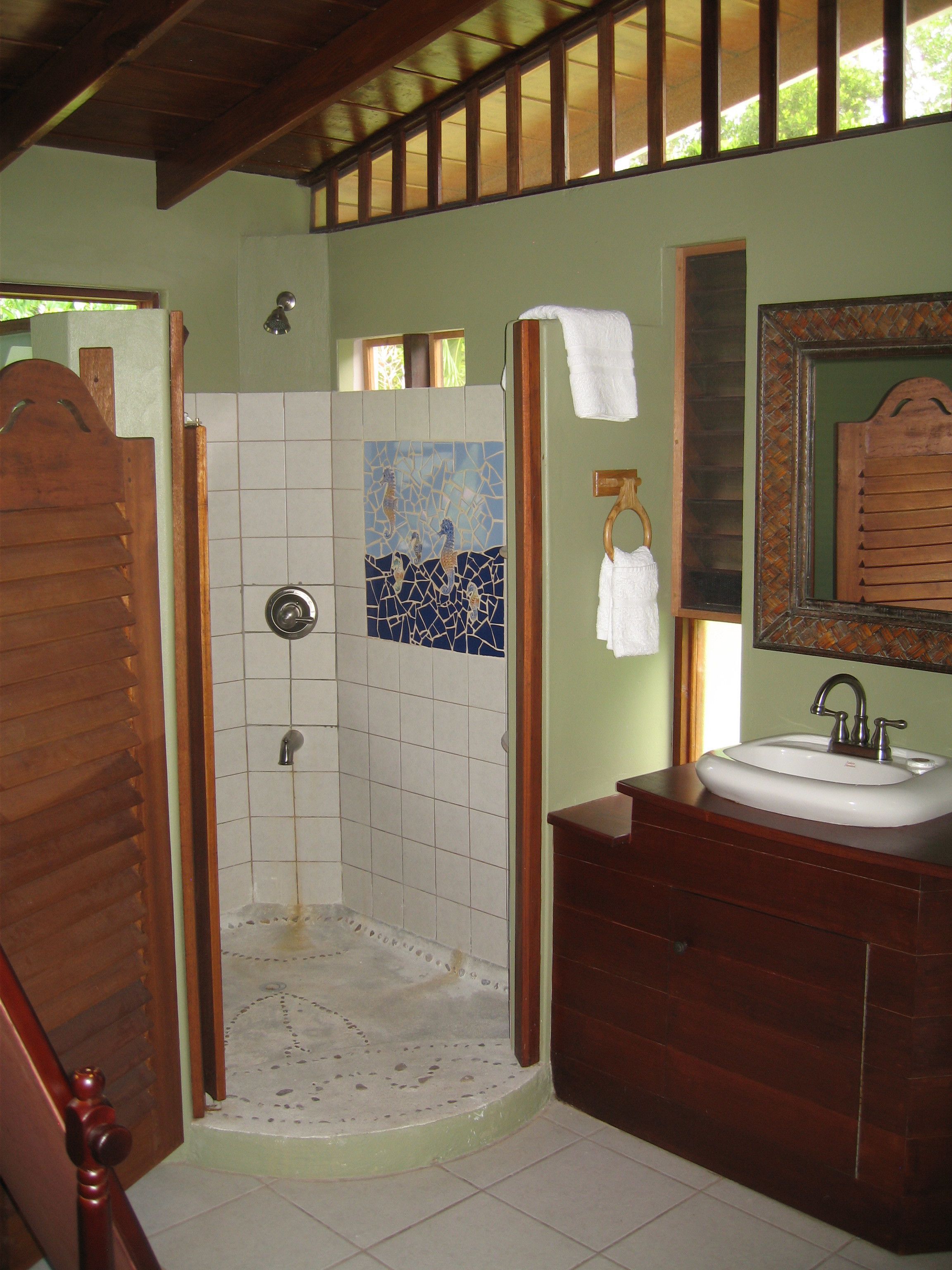 suite (queen bed) | bathroom | shower, hair dryer, towels