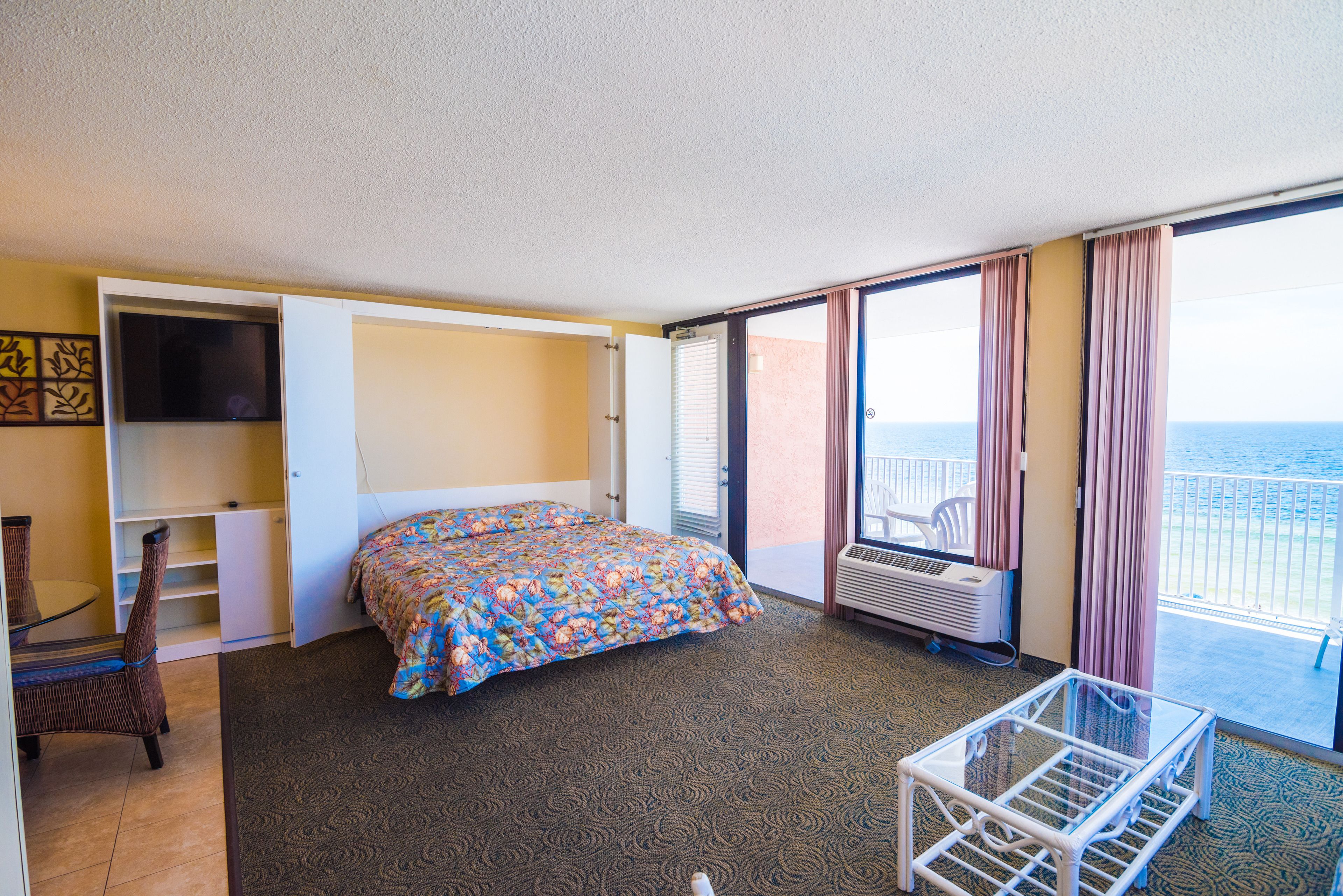 family suite, 1 bedroom, balcony, beach view | living area | 32-inch flat-screen tv with cable channels, tv