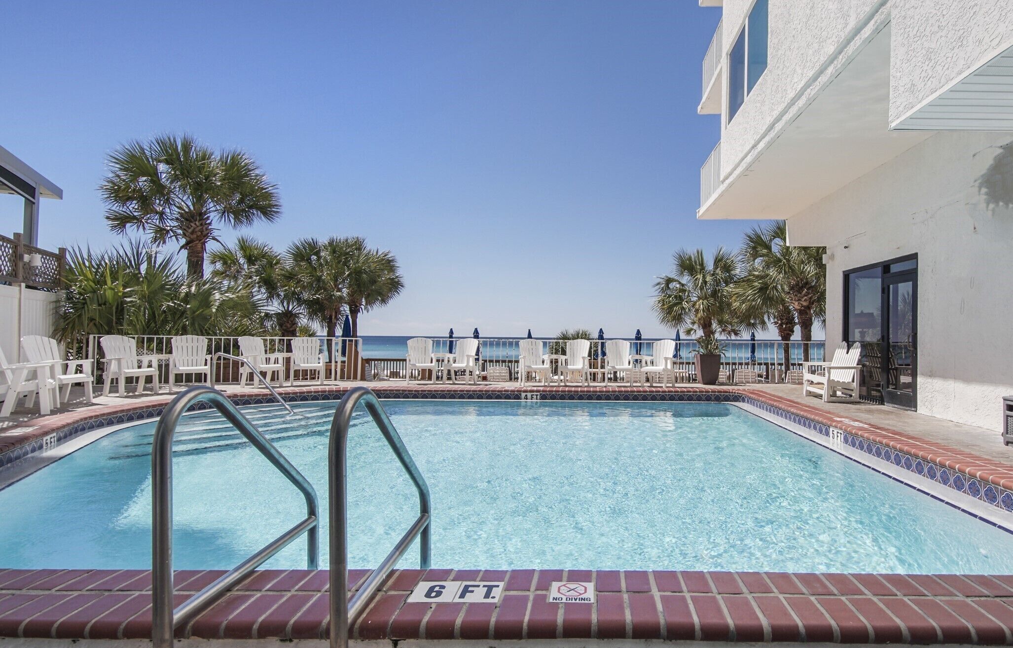 3 outdoor pools, pool umbrellas, pool loungers