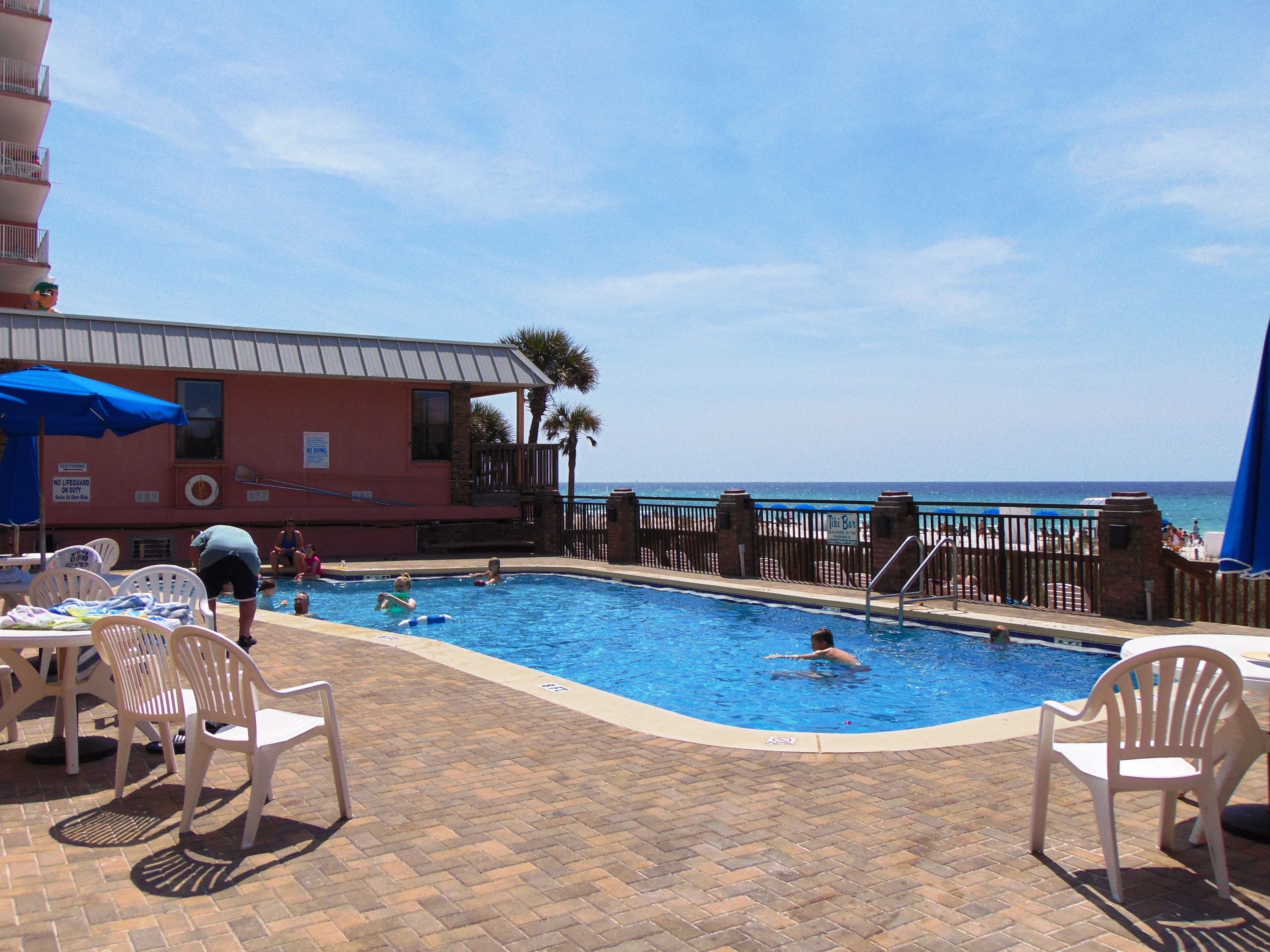 3 piscinas al aire libre, sombrillas, tumbonas