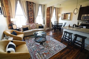 Luxury Suite, 1 King Bed | 1 bedroom, Egyptian cotton sheets, premium bedding, down comforters