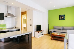 Plasma TV, DVD player