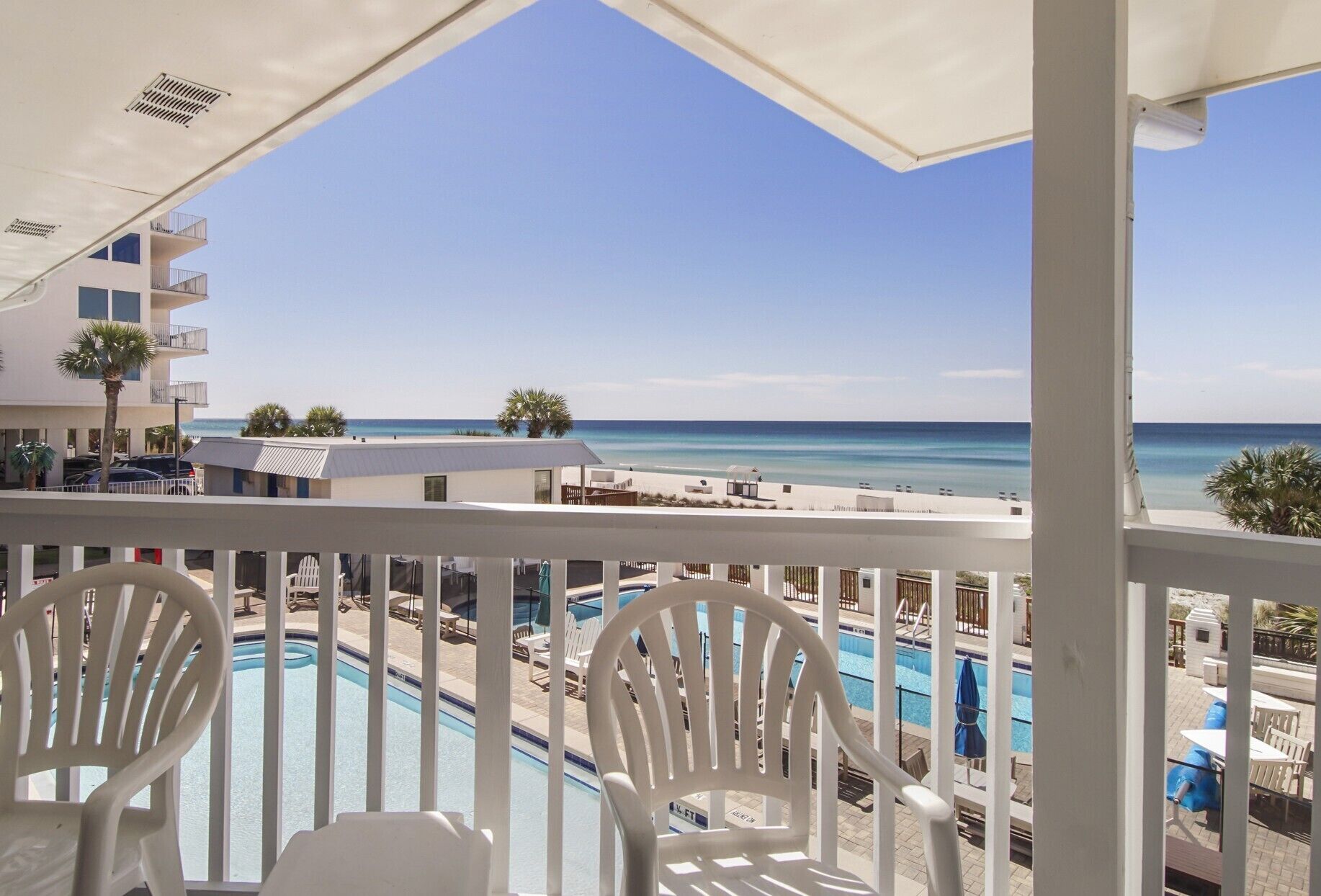 Comfort Studio, 1 King Bed with Sofa bed, Kitchen, Beach View | Terrace/patio