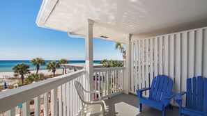 Estudio Confort, 1 cama de matrimonio grande con sofá cama, cocina, vistas a la playa | Vistas del balcón