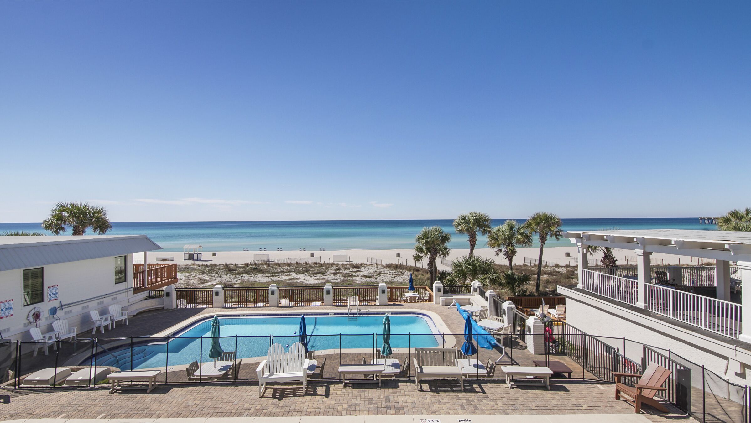 3 outdoor pools, pool umbrellas, pool loungers