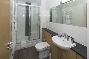 Bathroom shower - Beneficial House by House of Fisher (Bracknell)