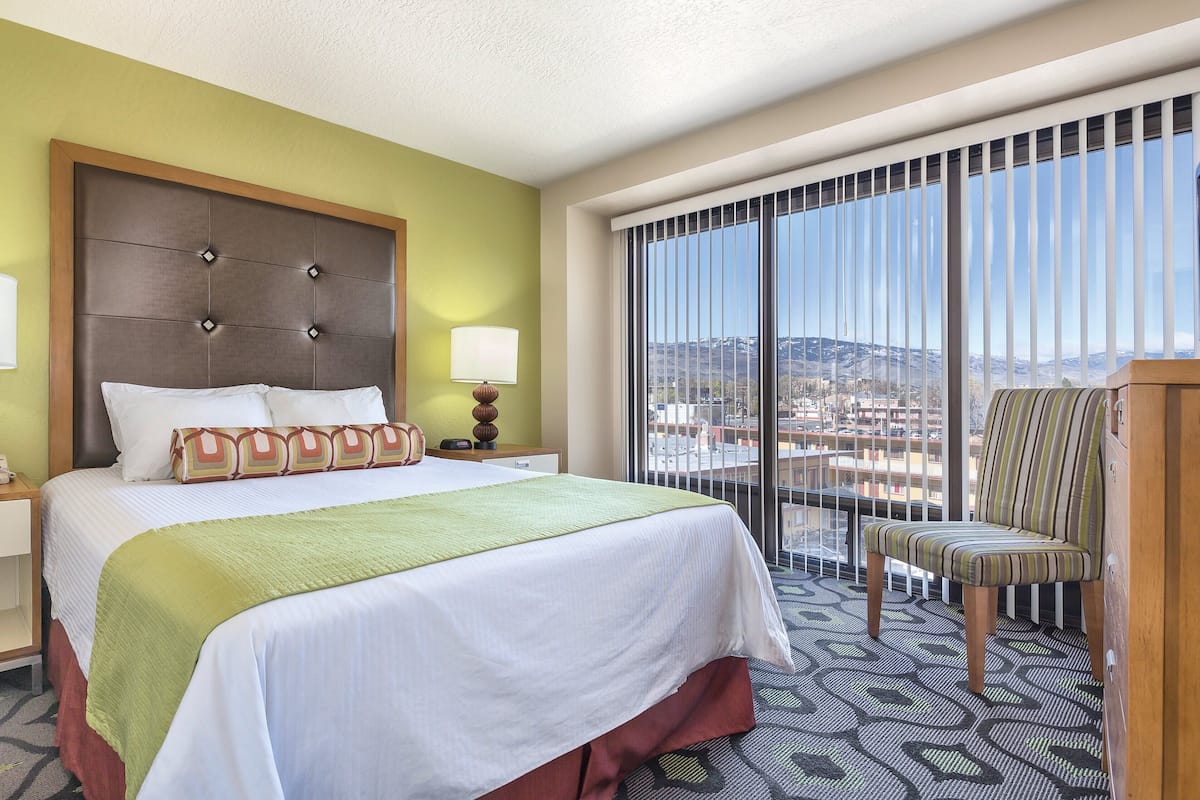 Premium bedding, in-room safe, blackout curtains, iron/ironing board