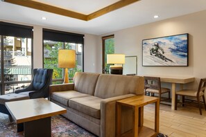 Flat-screen TV, fireplace - Club Wyndham Resort at Avon (Avon)