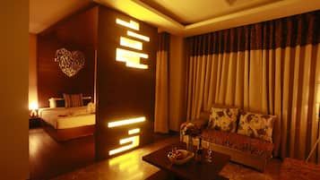Suite | Egyptian cotton sheets, premium bedding, Select Comfort beds, minibar