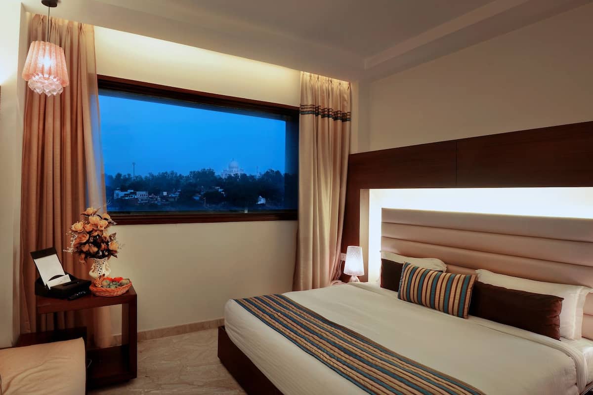 Egyptian cotton sheets, premium bedding, Select Comfort beds, minibar