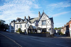 Exterior - De Trafford Hotel by Chef and Brewer Collection (Alderley Edge)