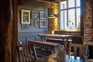 Restaurant - De Trafford Hotel by Chef and Brewer Collection (Alderley Edge)