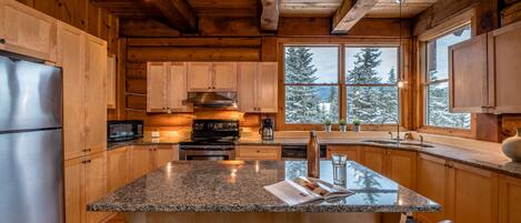 Chalet, 5 habitaciones | Cocina privada | Refrigerador con congelador, microondas y parrilla de estufa