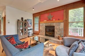 Townhome, 3 Bedrooms, Exterior Hot Tub | Individually decorated, individually furnished, iron/ironing board