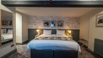 Bureau, rideaux occultants, fer et planche à repasser, Wi-Fi gratuit