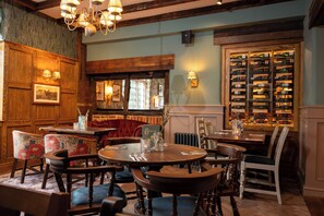 Restaurant - Wheatsheaf Hotel - Virginia Water by Chef and Brewer Collection (Virginia Water)