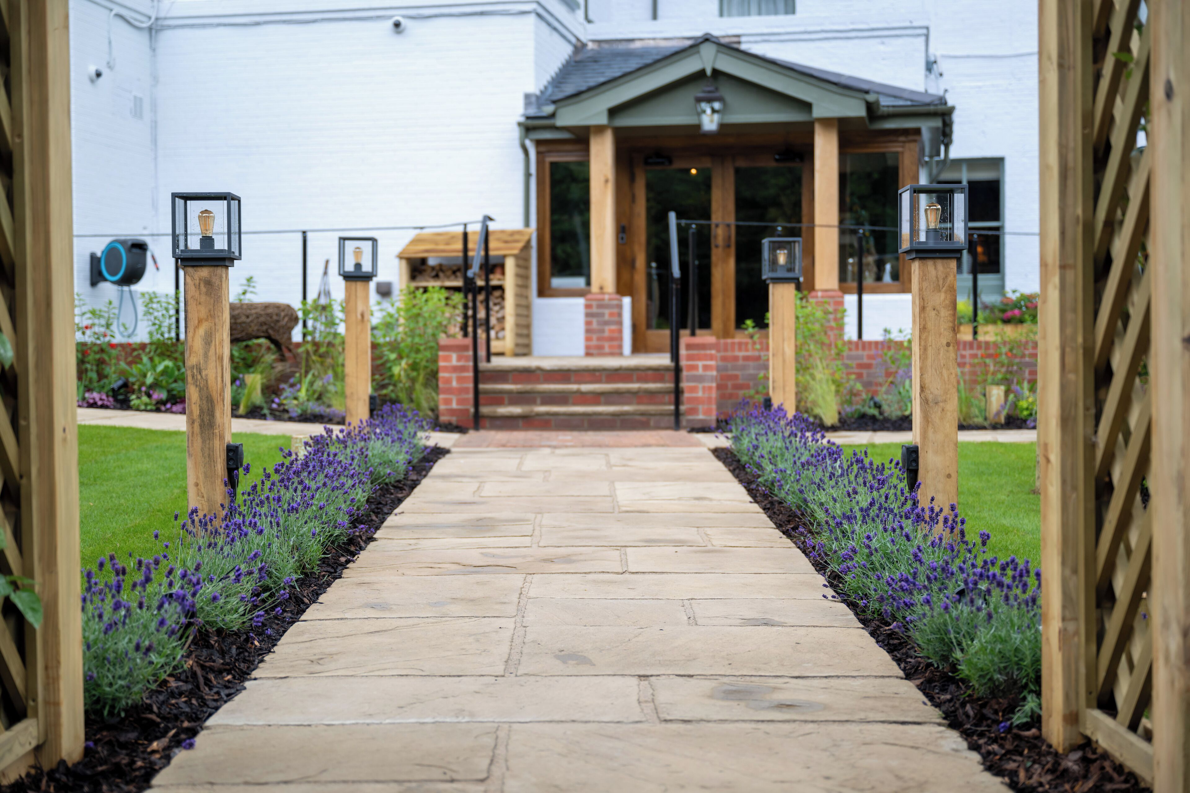 숙박 시설 입구