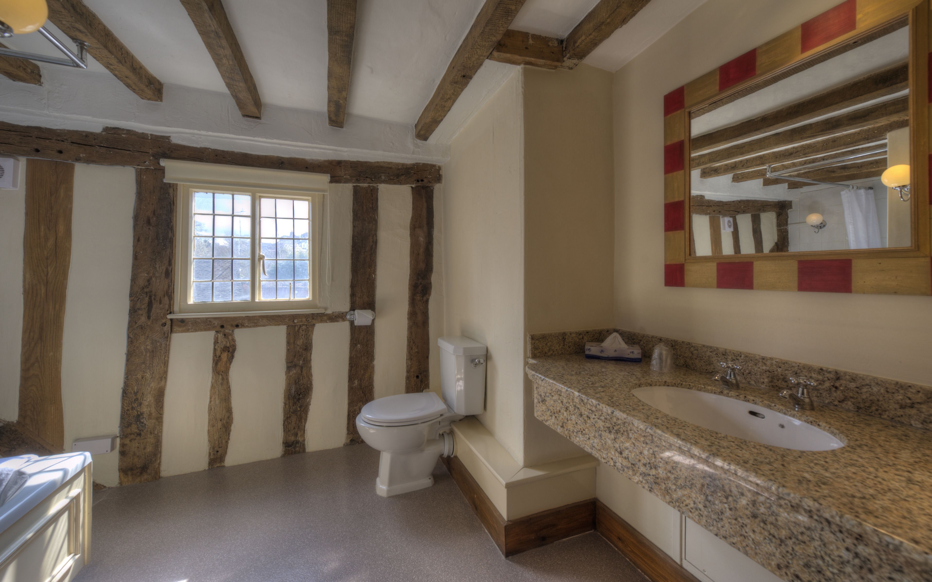 Executive Double Room | Bathroom | Shower, hair dryer, towels