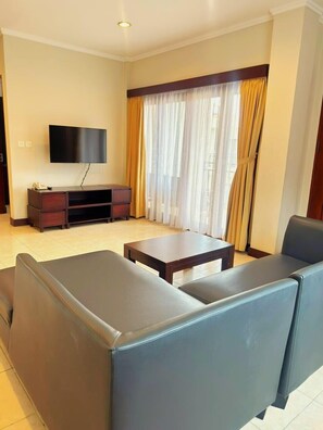 Living area - Kuta Townhouse Apartments (Kuta)