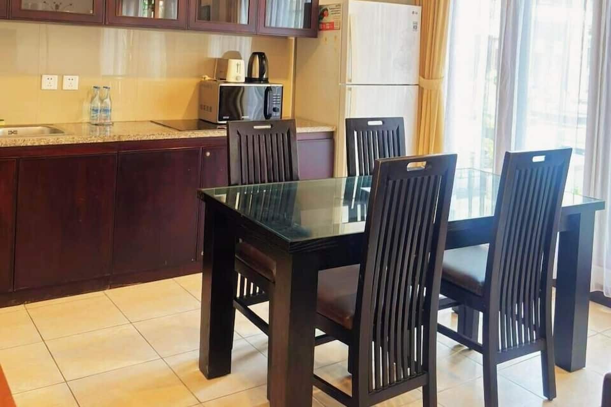 Superior 2-Bedroom Apartment | Private kitchen | Stovetop, coffee/tea maker, electric kettle