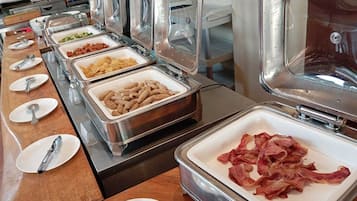 Tägliches inbegriffenes nach Wunsch zubereitetes Frühstück