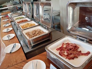 Free daily cooked-to-order breakfast