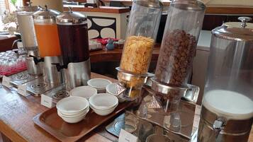 Gratis morgenmadsbuffet hver dag