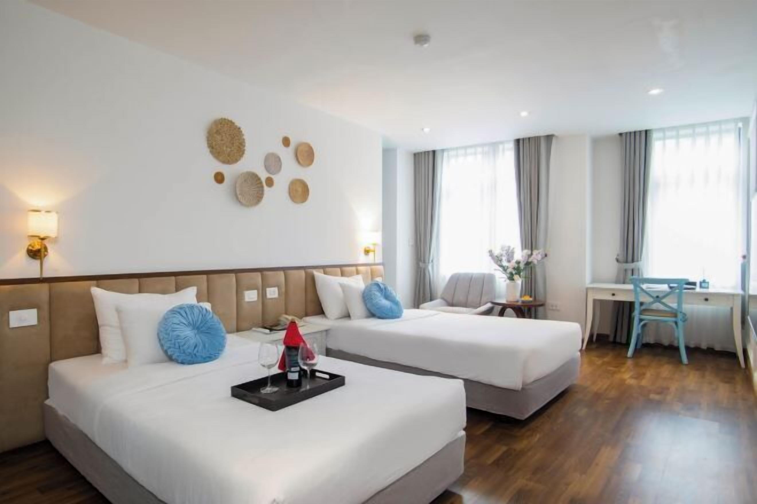 Minibar, in-room safe, iron/ironing board, free WiFi