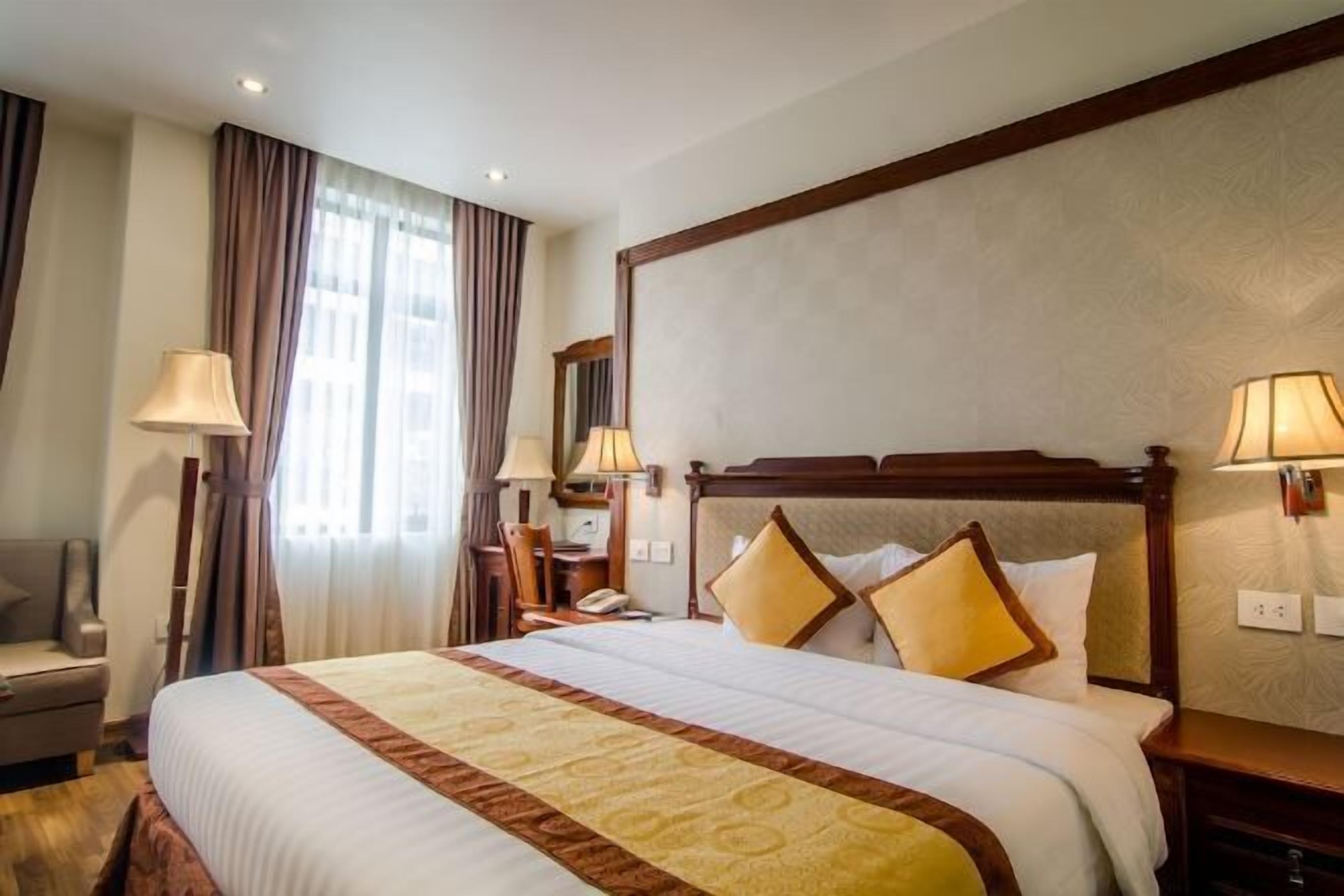 Minibar, in-room safe, iron/ironing board, free WiFi