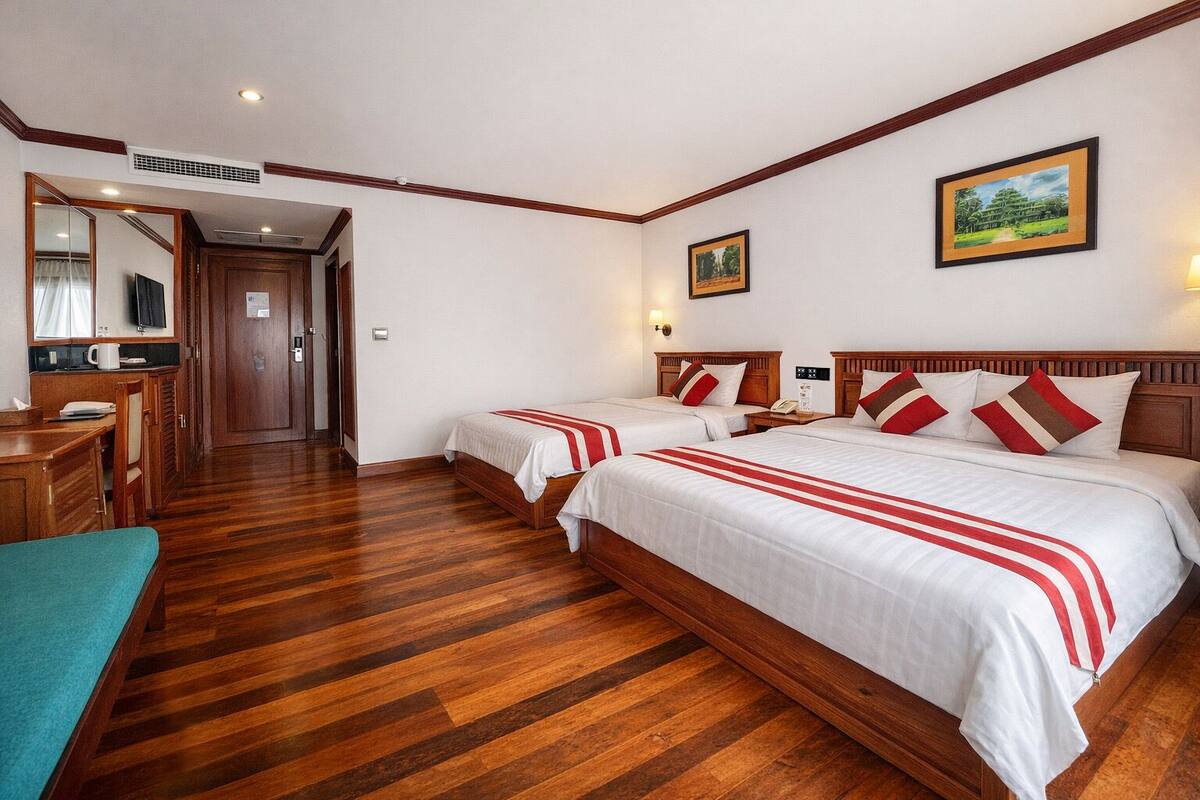Premier Twin - Balcony | 1 phòng ngủ, chăn bông, minibar, két bảo mật tại phòng 