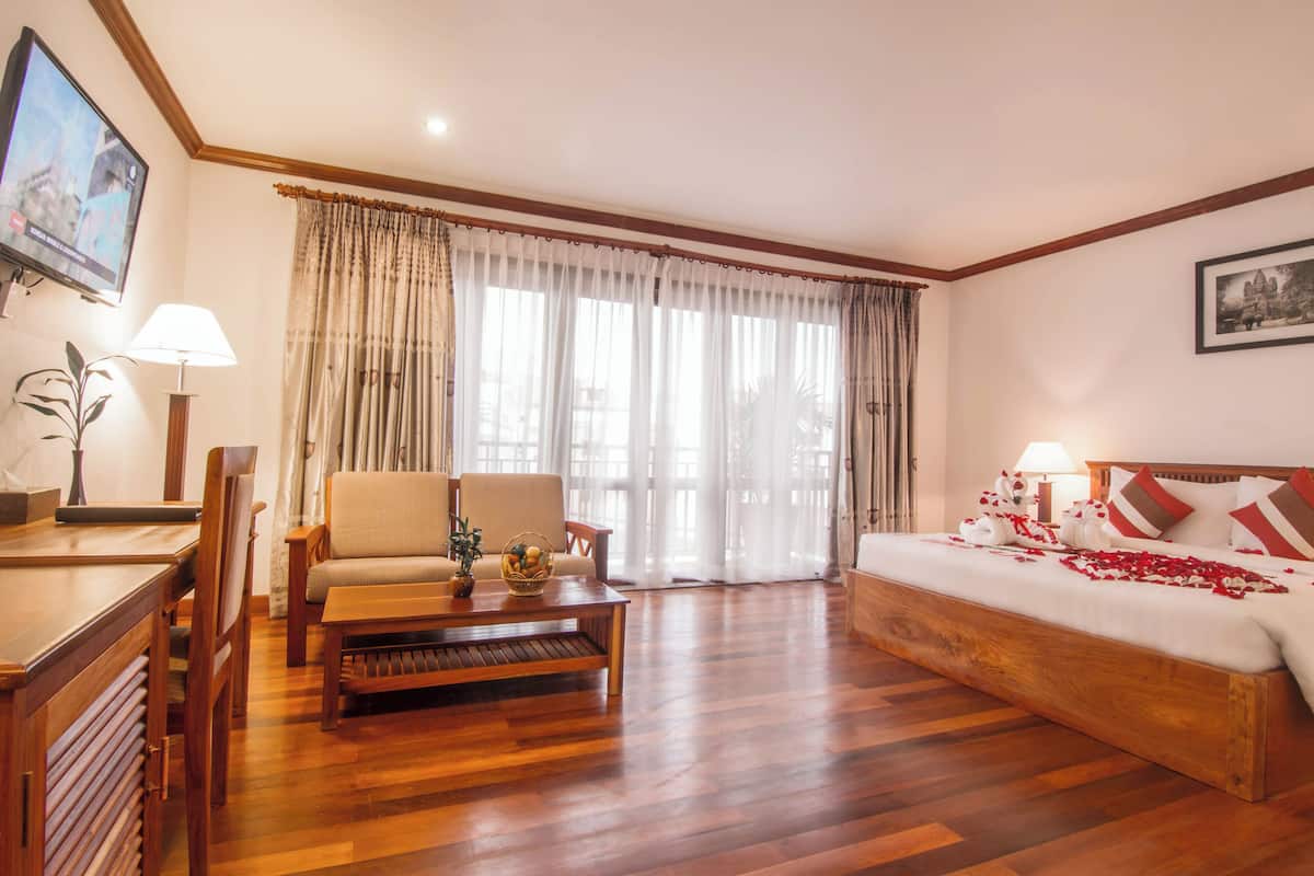 1 bedroom, down duvets, minibar, in-room safe