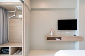Deluxe | Een bureau, gratis wifi, beddengoed