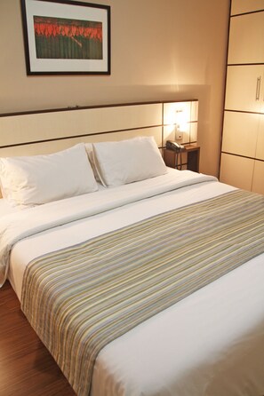 华丽双人房 | 迷你吧、客房内保险箱、特色家居、办公桌