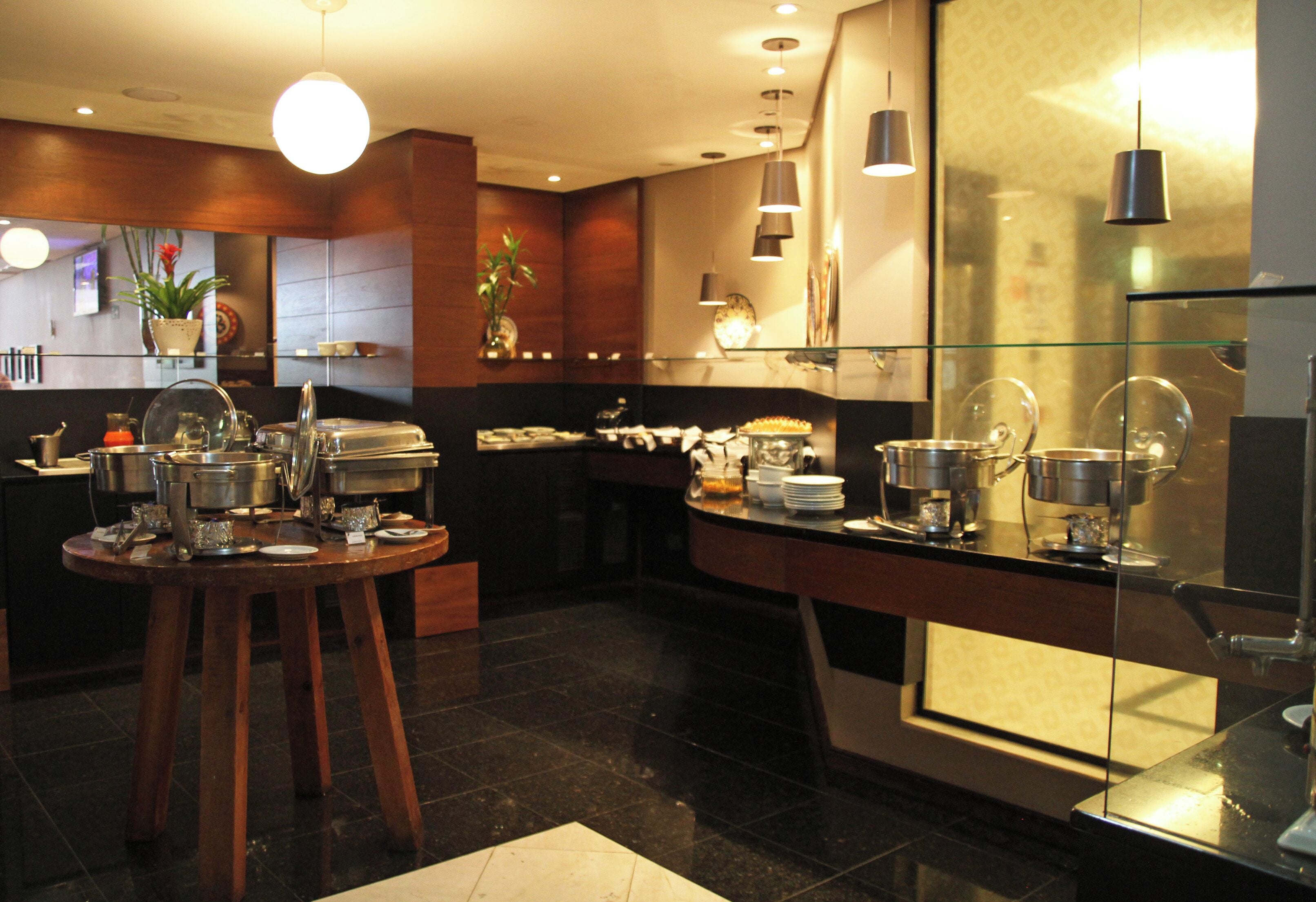 Breakfast, lunch and dinner served