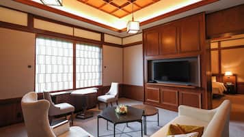 Annex Suite Room, Non Smoking | Desk, cribs/infant beds, free WiFi, bed sheets