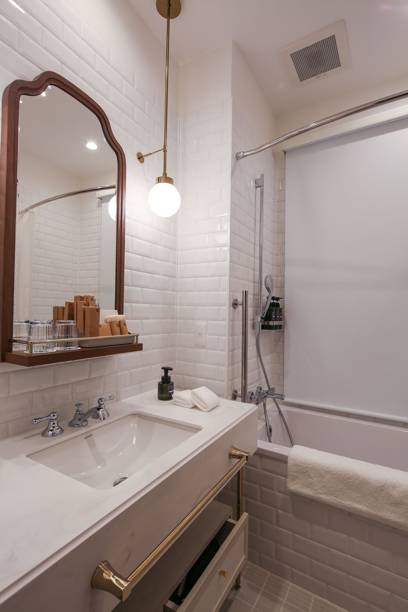 annex corner twin room, non smoking | bathroom | free toiletries, hair dryer, slippers, bidet