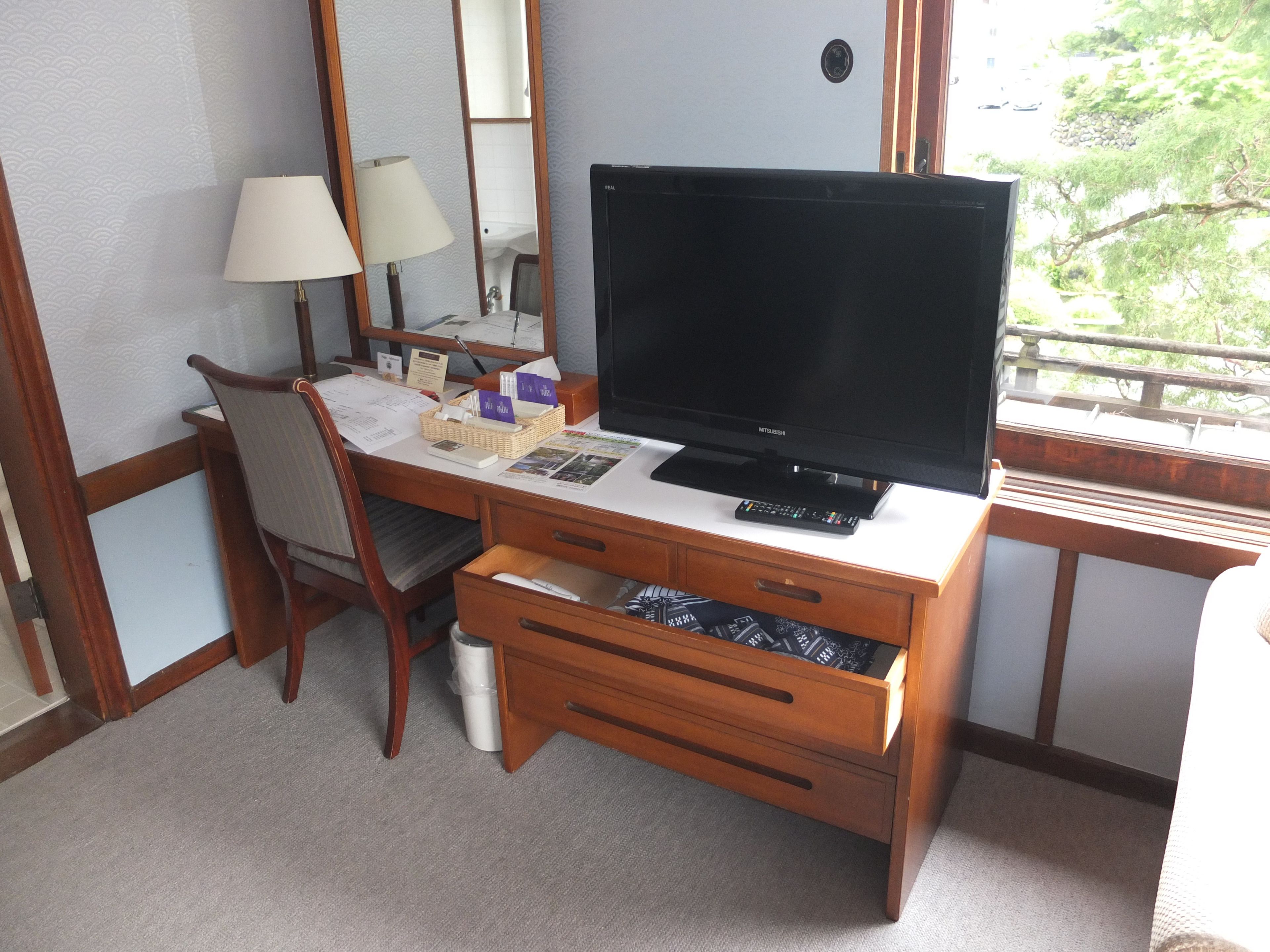 deluxe triple room, non smoking | room amenity