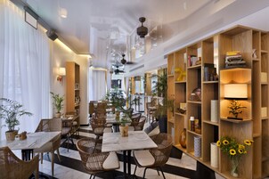 Food court