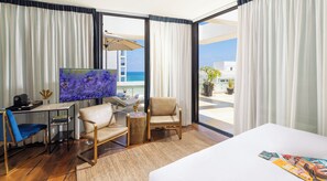 Penthouse, Hot Tub, Partial Sea View (Studio) | Egyptian cotton sheets, premium bedding, in-room safe - Brown Beach House by Brown Hotels (Tel Aviv)