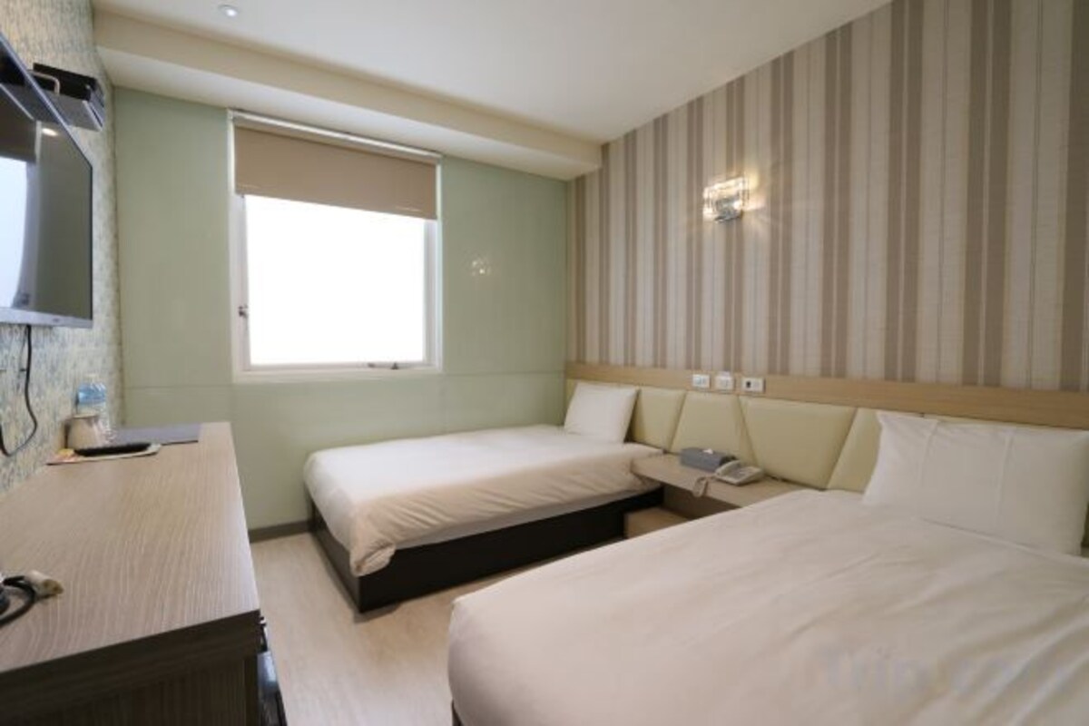 Down comforters, WiFi (free), bed sheets