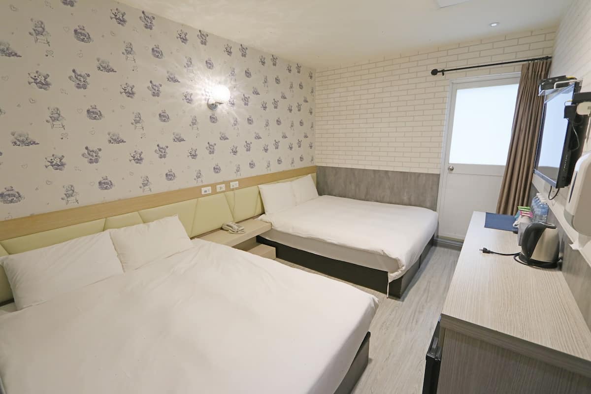 Cubrecamas, wifi gratis y ropa de cama