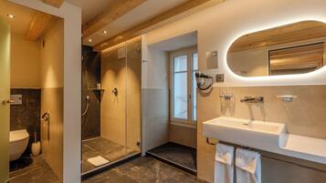 Premium Double Room | Bathroom | Shower, hair dryer