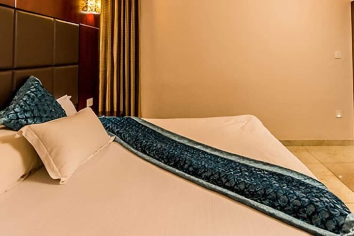 Ropa de cama de alta calidad y minibar