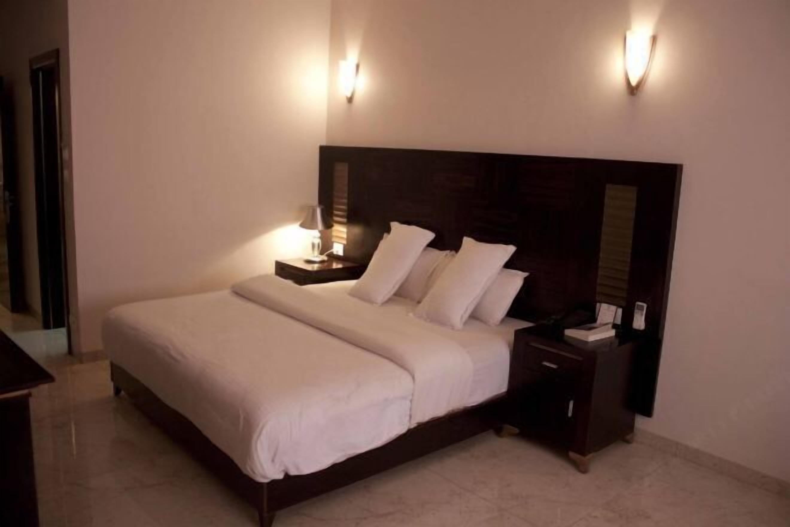 Ropa de cama de alta calidad y minibar 