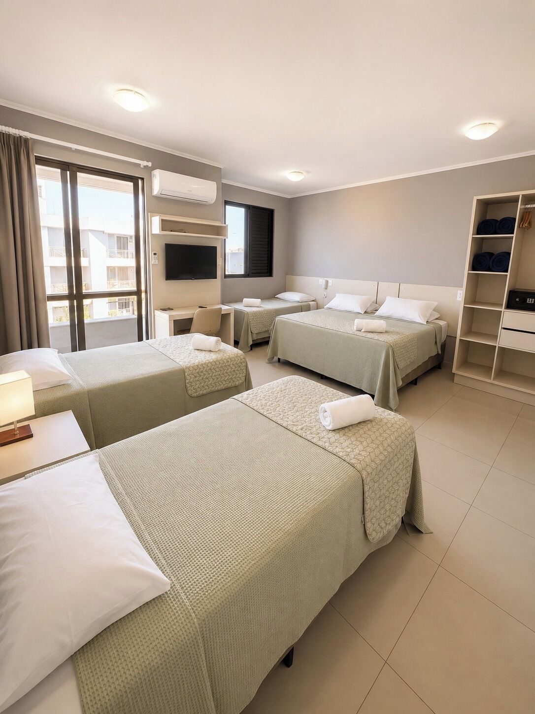 Literie de qualité supérieure, matelas Select Comfort, minibar