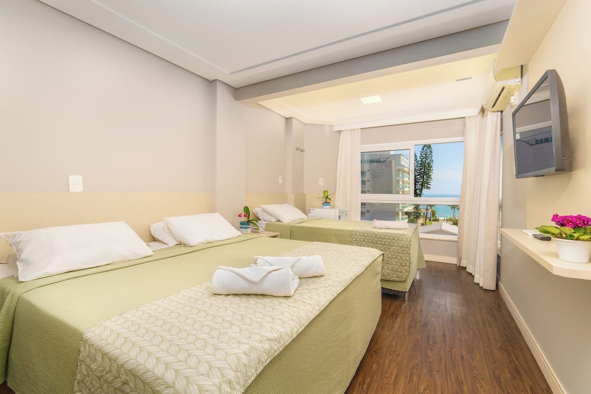 Suite Lujo Vista Mar | Ropa de cama de alta calidad, colchones Select Comfort, minibar