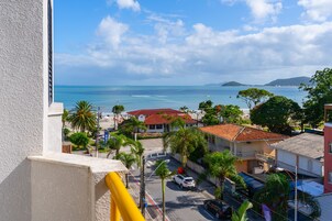 Apartamento Familia | Roupas de cama premium, camas Select Comfort, frigobar